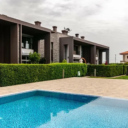 Villa Lara Villas *